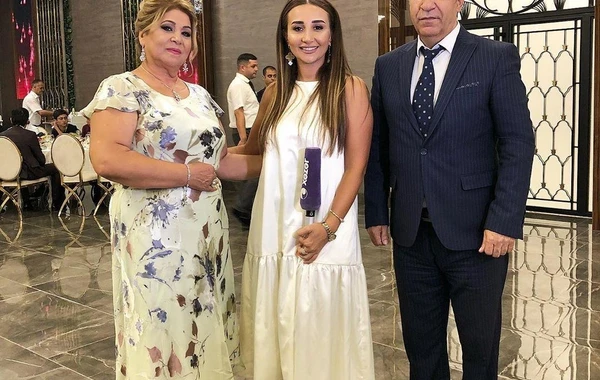Cabbar Musayev ilk dəfə xanımı ilə görüntüləndi - VİDEO/FOTO