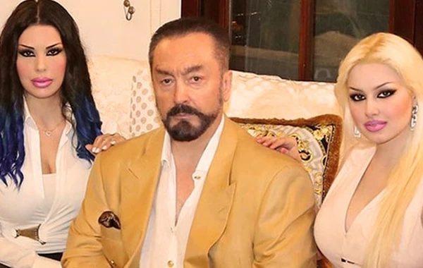 Adnan Oktar "kedicik"lərinə təcavüz edib