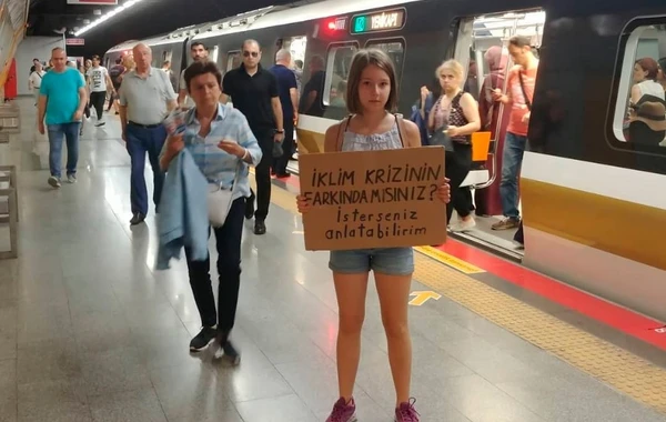 11 yaşlı Dəniz dünya üçün aksiya keçirir- FOTO
