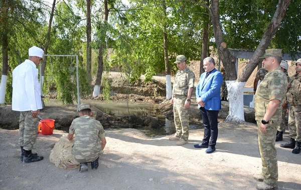 Müdafiə naziri ön cəbhəyə gedib - VİDEO