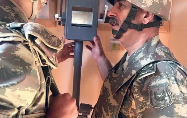 Müdafiə naziri ön cəbhəyə gedib - VİDEO