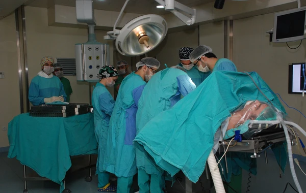 Bakıda rinoplastika etdirən gənc əməliyyat zamanı ölüb