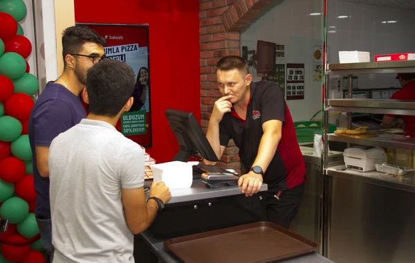 “Papa John’s” restoranlar şəbəkəsi artıq “28 Mall”-da