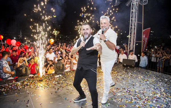 Doğma Ağdamda “Optimal Yay Festivalı”-nın böyük konserti keçirildi