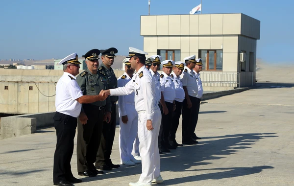 Rusiya və İran hərbi gəmiləri Bakı limanını tərk edib - FOTO