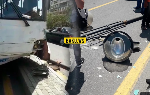 Bakıda sərnişin avtobusu qəzaya uğradı - Yaralılar var -VİDEO