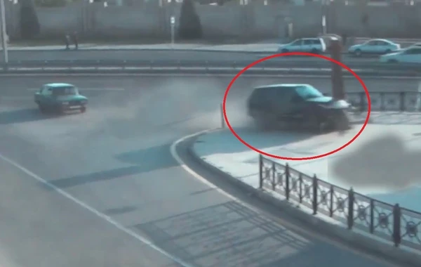 Bakıda “Range Rover” parka girdi -  REAL VİDEO