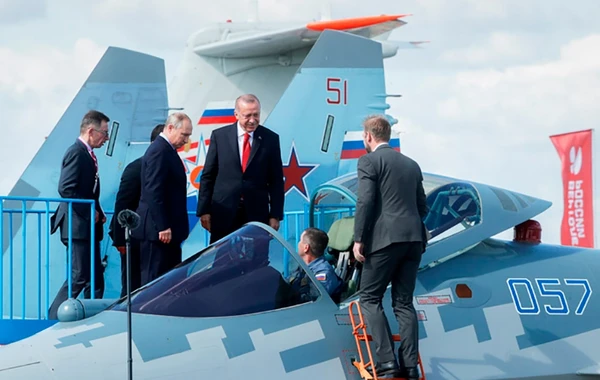 Putin Ərdoğana "Su-57" qırıcısını göstərib - VİDEO