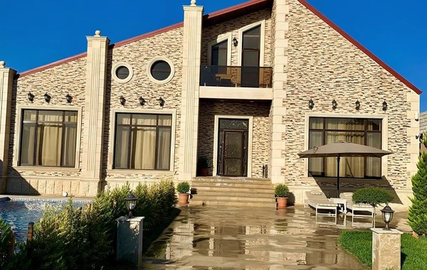 Dünya şöhrətli stilist Bakıda özünə villa tikdirdi - VİDEO