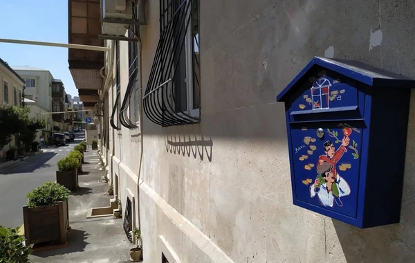 Удивительные почтовые ящики в центре Баку - ФОТО