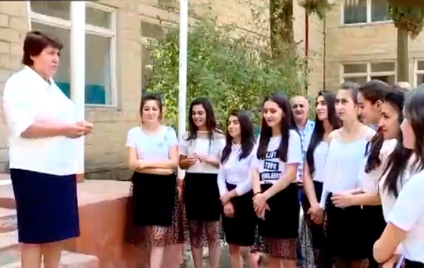 Azərbaycanda bir sinfin bütün şagirdləri ali məktəbə qəbul olub - VİDEO