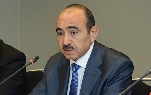 Əli Həsənov: “Əli Kərimli, reallıq hissini itirmə!”