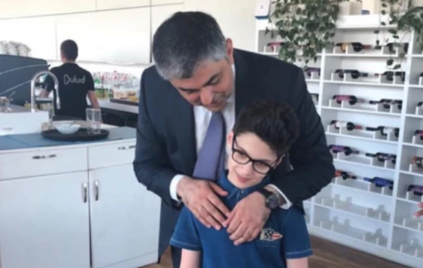 Nazir Aprel şəhidinin oğluna verdiyi sözü tutdu - FOTO