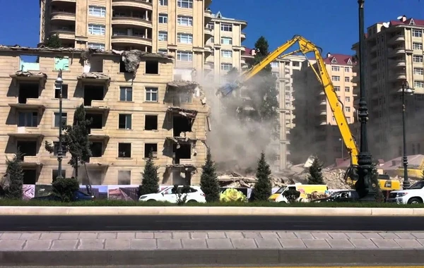 Bakının mərkəzində 130 yaşlı bina plana düşdü - sakinlər köçürüləcək