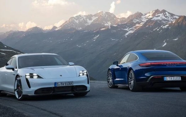 Компания Porsche представила свой первый электромобиль - ФОТО