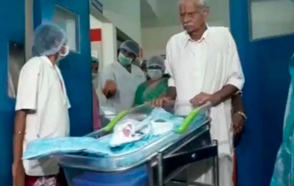 Самая пожилая мама в мире: В Индии 74-летняя женщина родила девочек-близнецов - ФОТО