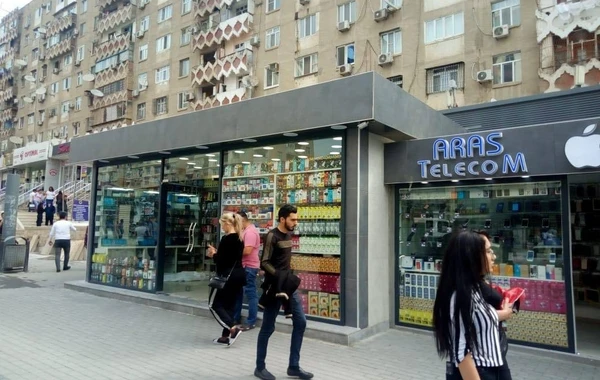 Bakıda küçə ticarəti üçün yeni şərait yaradılıb - FOTO