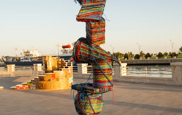 “Nargis” komandasının "Make the Earth Smile" resaykling sərgisinin rəsmi açılışı oldu - FOTO
