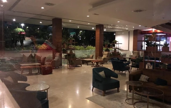 Partlayışa görə insanlar gecəni sahildə keçirdi - FOTOLAR