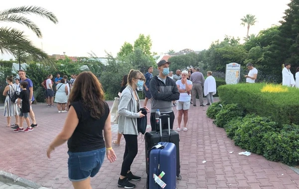 Partlayışa görə insanlar gecəni sahildə keçirdi - FOTOLAR