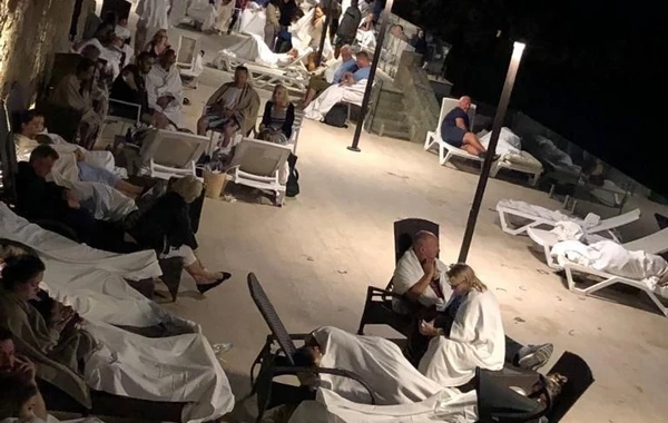 Partlayışa görə insanlar gecəni sahildə keçirdi - FOTOLAR