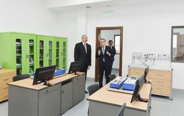 Президент на открытии Бакинского центра профессионального образования - ФОТО