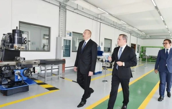 Президент на открытии Бакинского центра профессионального образования - ФОТО
