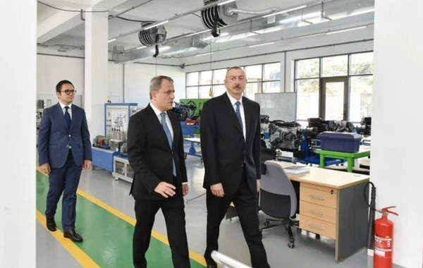 Президент на открытии Бакинского центра профессионального образования - ФОТО