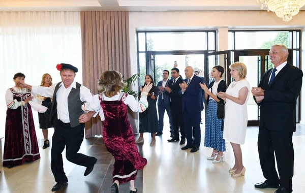 Мехрибан Алиева на открытии Дворца культуры в селе Ивановка - ВИДЕО