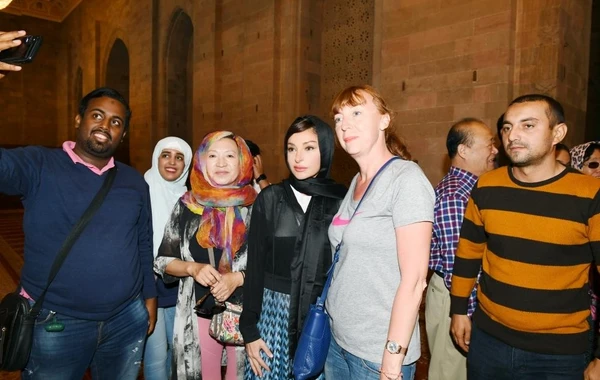 Мехрибан Алиева посетила шамахинскую Джума-мечеть - ВИДЕО