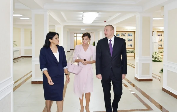 Prezident İlham Əliyev Biləcəri qəsəbəsindəki 300 nömrəli məktəbin açılışında - FOTO