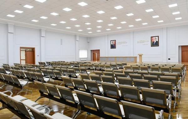 Ильхам и Мехрибан Алиевы на открытии нового комплекса школы №300 - ФОТО