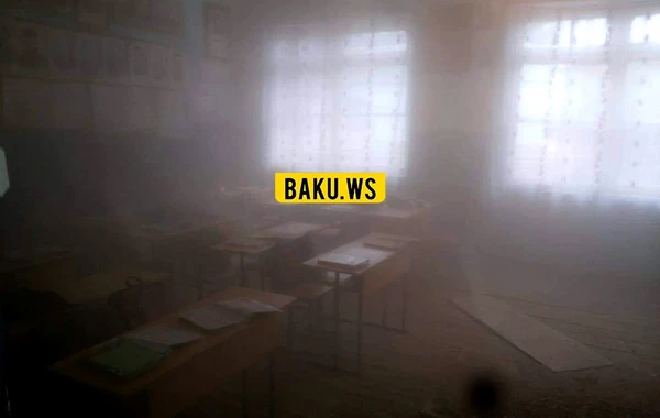 СРОЧНО! В Азербайджане в первый учебный день во время урока обрушился потолок - ФОТО