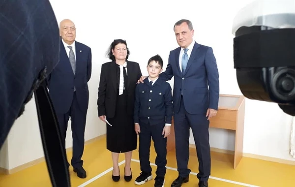 Təhsil naziri Basqal qəsəbəsində orta məktəbin açılışında - FOTO