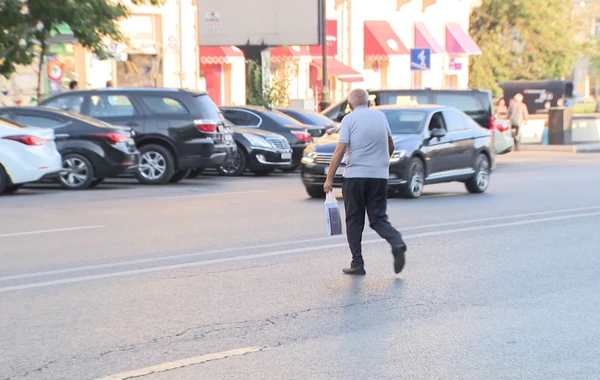 Bakıda yol polisindən qayda pozan piyadalara qarşı reyddən görüntülər - FOTO