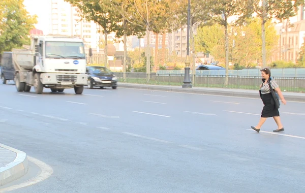 Bakıda yol polisindən qayda pozan piyadalara qarşı reyddən görüntülər - FOTO