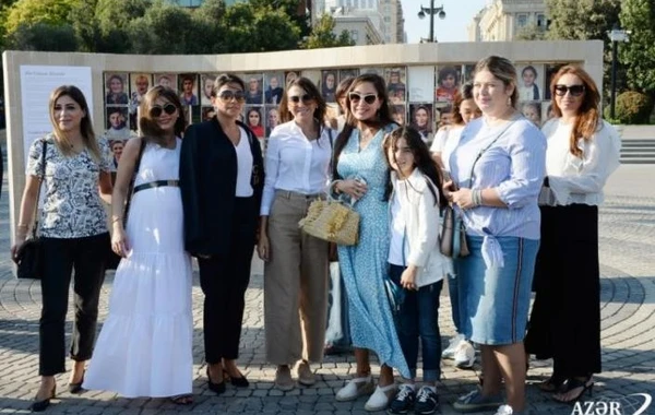 Leyla Əliyeva Dənizkənarı Milli Parkda “Bir günəş altında” adlı fotosərgidə - FOTO