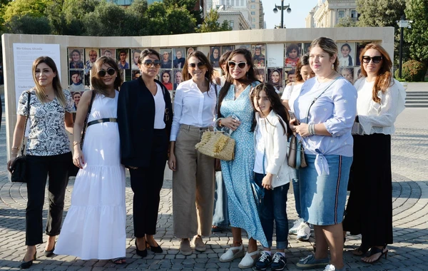 На каждую фотографию можно смотреть часами. Интервью с Лейлой Алиевой в ходе фотовыставки