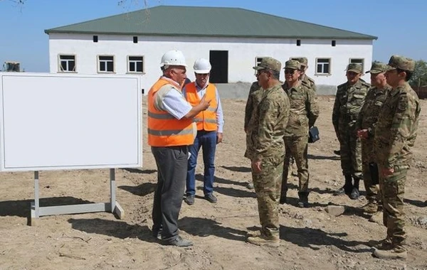 Закир Гасанов в прифронтовой зоне - ФОТО