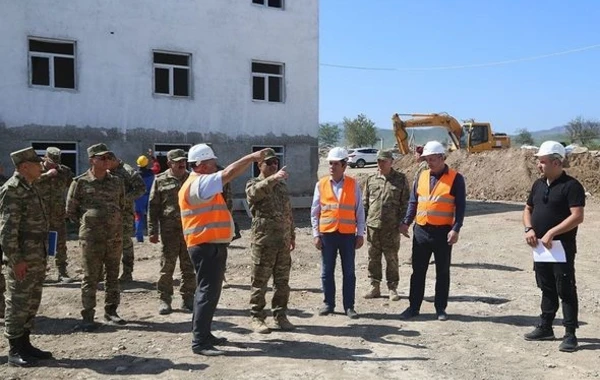 Закир Гасанов в прифронтовой зоне - ФОТО