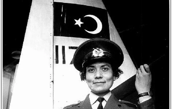 NATO-nun ilk azərbaycanlı qadın pilotu: Ləman Bozqurd kimdir? - FOTO