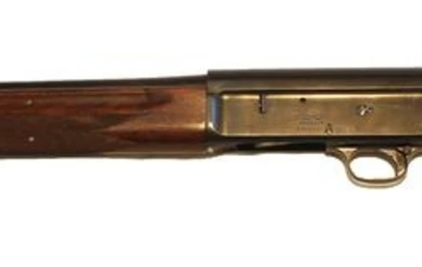 Tarixin ən qəddar ər-arvadının əşyaları hərracda satıldı - FOTOLAR