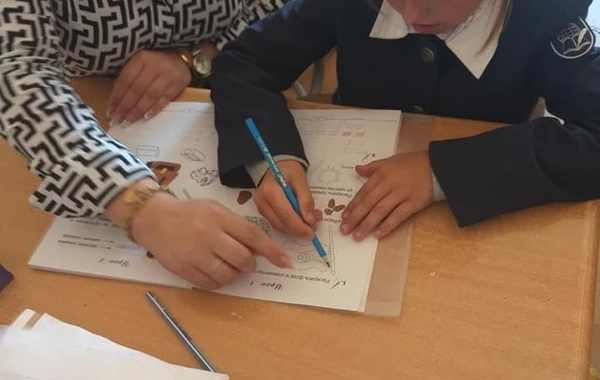 Atası İlqarla birlikdə zibil yığan Anjelina ilə bağlı XOŞ XƏBƏR - FOTO
