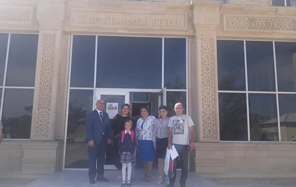 Atası İlqarla birlikdə zibil yığan Anjelina ilə bağlı XOŞ XƏBƏR - FOTO