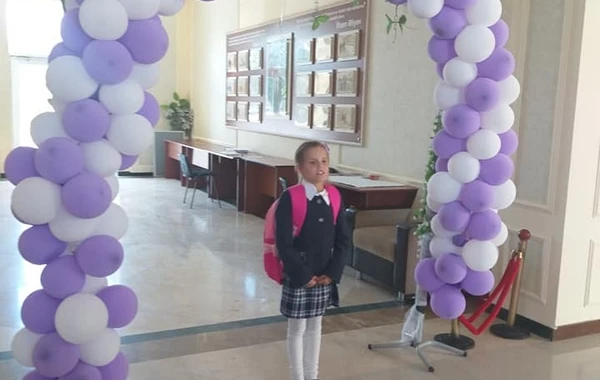 Atası İlqarla birlikdə zibil yığan Anjelina ilə bağlı XOŞ XƏBƏR - FOTO