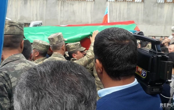 Şəhid əsgərimizin meyiti Azərbaycana qaytarıldı - FOTO