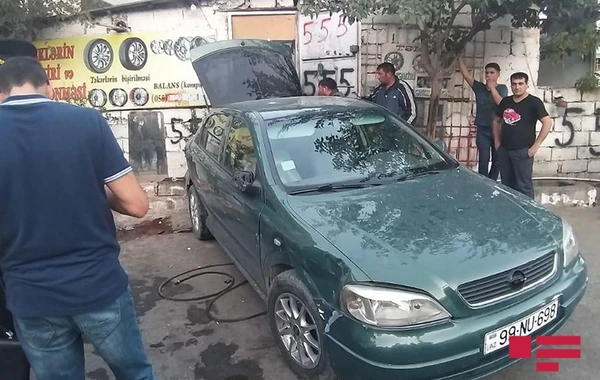 В Баку автомойщик сел за руль автомобиля клиента и насмерть задавил человека - ФОТО