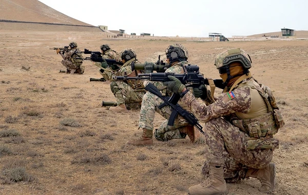 Xüsusi təyinatlılar atəş təlimində - VİDEO