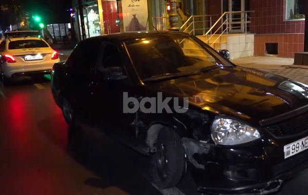Bakıda qəzaya düşən sürücünü döyüb xəstəxanalıq etdilər - VİDEO