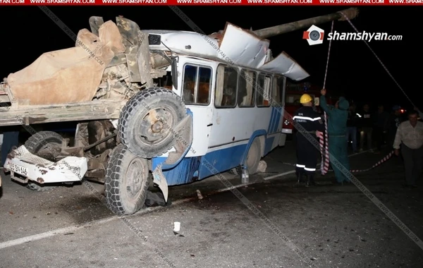 Ermənistanda 4 hərbi yük maşını toqquşub: 1 ölü, 14 yaralı var - FOTO